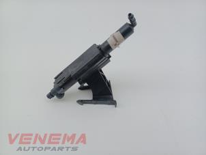 Gebruikte Koplamp Sproeier Ford Focus 3 ST 2.0 ST EcoBoost 16V Prijs € 49,99 Margeregeling aangeboden door Venema Autoparts