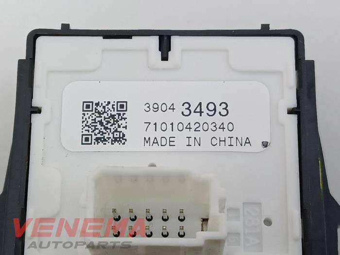 Schakelaar Ruitenwisser van een Opel Astra K Sports Tourer 1.6 BiTurbo CDTI 16V 2017