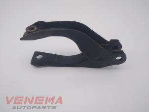 Gebruikte Motorsteun Opel Astra K Sports Tourer 1.6 BiTurbo CDTI 16V Prijs € 19,99 Margeregeling aangeboden door Venema Autoparts