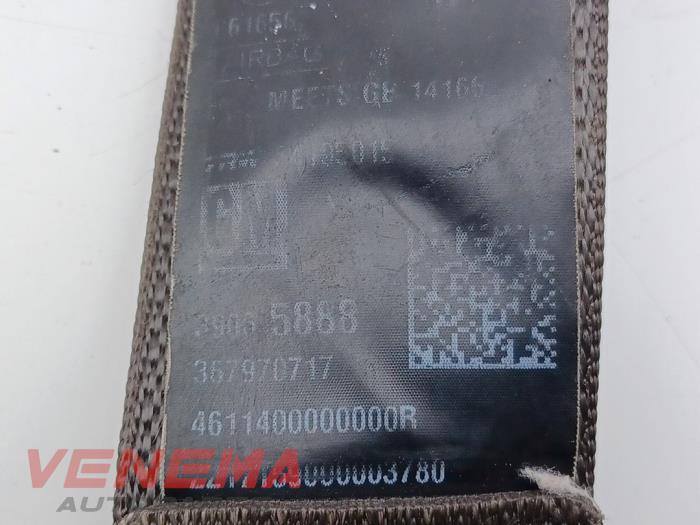 Veiligheidsgordel rechts-voor van een Opel Astra K Sports Tourer 1.6 BiTurbo CDTI 16V 2017