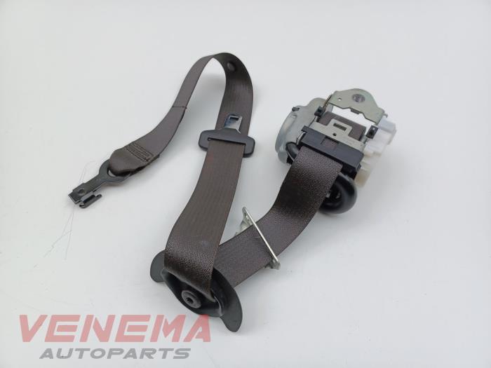 Veiligheidsgordel rechts-voor van een Opel Astra K Sports Tourer 1.6 BiTurbo CDTI 16V 2017