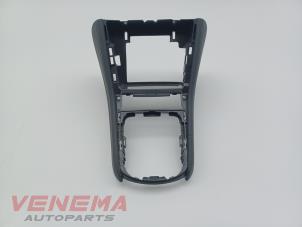 Używane Element deski rozdzielczej Opel Astra K Sports Tourer 1.6 BiTurbo CDTI 16V Cena € 99,99 Procedura marży oferowane przez Venema Autoparts