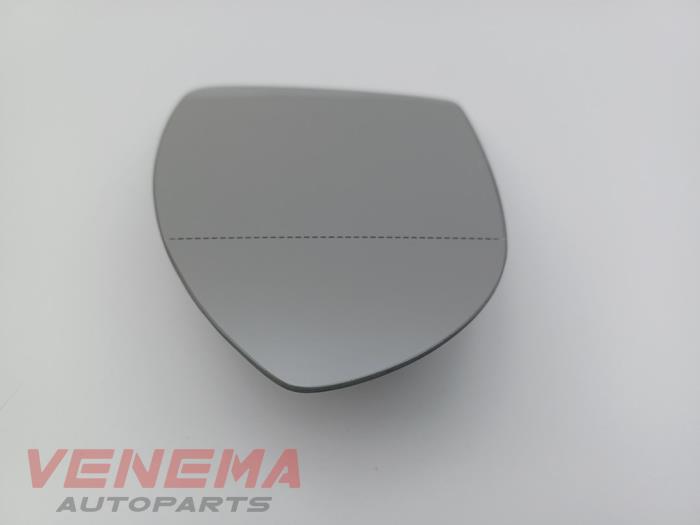 Spiegelglas links van een Volkswagen Golf VII (AUA) 1.6 TDI BMT 16V 2018