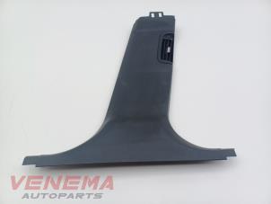 Gebruikte Stijlbekleding midden-rechts BMW 5 serie (F10) 550i V8 32V TwinPower Turbo Prijs € 74,99 Margeregeling aangeboden door Venema Autoparts