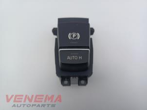 Begagnade Brytare, parkeringsbroms BMW 5 serie (F10) 550i V8 32V TwinPower Turbo Pris € 44,99 Marginaltabell erbjuds av Venema Autoparts