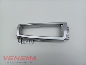 Gebruikte Sierstrip BMW 5 serie (F10) 550i V8 32V TwinPower Turbo Prijs € 24,99 Margeregeling aangeboden door Venema Autoparts