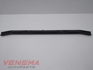 Begagnade Stötfångarram, bak BMW 5 serie (F10) 550i V8 32V TwinPower Turbo Pris € 44,99 Marginaltabell erbjuds av Venema Autoparts