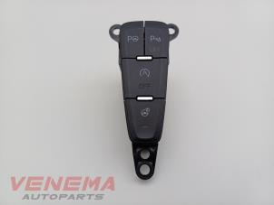 Begagnade Brytare Ford Focus 3 Wagon 1.0 Ti-VCT EcoBoost 12V 125 Pris € 19,99 Marginaltabell erbjuds av Venema Autoparts