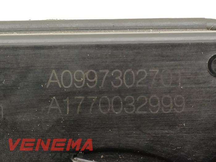 Deurslot Mechaniek 4Deurs links-achter van een Mercedes-Benz A (177.0) 1.3 A-200 Turbo 16V 2019