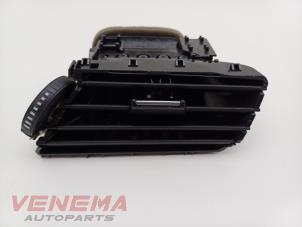 Begagnade Luftmunstycke, instrumentbräda BMW X1 (F48) xDrive 25e 1.5 12V TwinPower Turbo Pris € 24,99 Marginaltabell erbjuds av Venema Autoparts