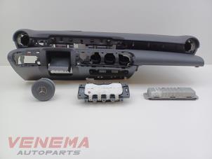 Gebruikte Airbag set + dashboard Mercedes A (177.0) 1.3 A-200 Turbo 16V Prijs € 949,99 Margeregeling aangeboden door Venema Autoparts