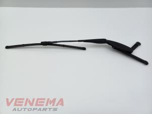 Begagnade Främre torkararm Mercedes C-Klasse AMG (W205) C-63 S,Edition 1 AMG 4.0 V8 Biturbo Pris € 14,99 Marginaltabell erbjuds av Venema Autoparts