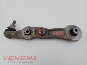Begagnade Främre gaffelben, vänster Mercedes C-Klasse AMG (W205) C-63 S,Edition 1 AMG 4.0 V8 Biturbo Pris € 199,99 Marginaltabell erbjuds av Venema Autoparts