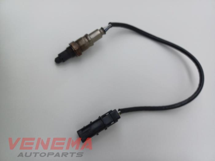 Lambdasond från en Mercedes-Benz A (177.0) 2.0 A-220 Turbo 16V 2020