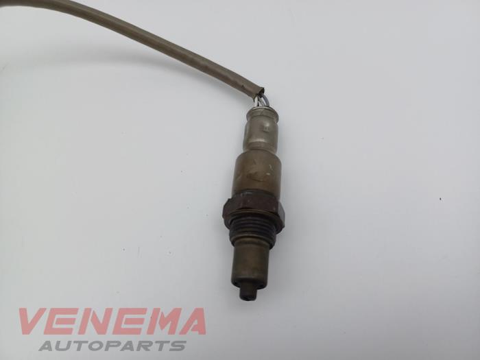 Lambdasond från en Mercedes-Benz A (177.0) 2.0 A-220 Turbo 16V 2020