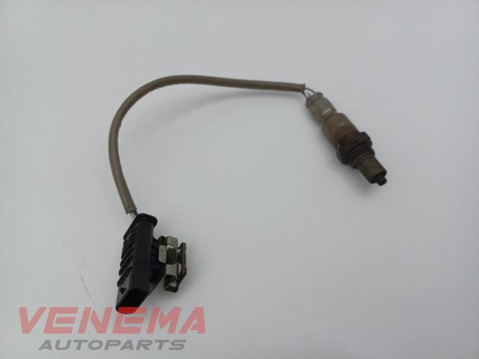 Lambdasond från en Mercedes-Benz A (177.0) 2.0 A-220 Turbo 16V 2020