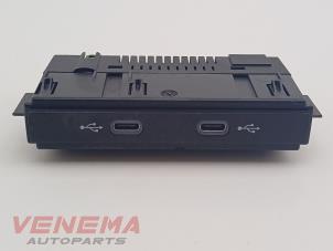 Begagnade AUX/USB-anslutning Volkswagen Tiguan (AD1) 1.5 TSI 16V Evo BlueMotion Technology Pris € 19,99 Marginaltabell erbjuds av Venema Autoparts