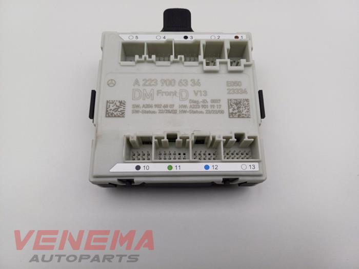 Deur module van een Mercedes-Benz C Estate (S206) C-300 e 2.0 Turbo 2024