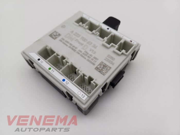 Deur module van een Mercedes-Benz C Estate (S206) C-300 e 2.0 Turbo 2024