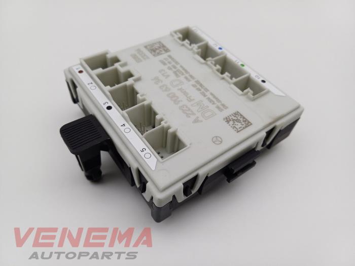 Deur module van een Mercedes-Benz C Estate (S206) C-300 e 2.0 Turbo 2024