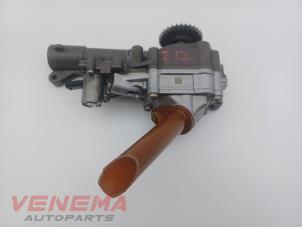 Gebruikte Oliepomp Mercedes A (177.0) 2.0 A-220 Turbo 16V Prijs € 84,99 Margeregeling aangeboden door Venema Autoparts