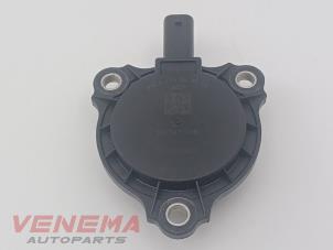 Gebruikte Sensor Nokkenas Mercedes A (177.0) 2.0 A-220 Turbo 16V Prijs € 9,99 Margeregeling aangeboden door Venema Autoparts