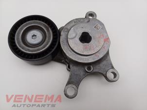 Gebruikte Spanrol Multiriem Mercedes A (177.0) 2.0 A-220 Turbo 16V Prijs € 34,99 Margeregeling aangeboden door Venema Autoparts