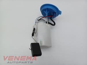 Używane Elektryczna pompa paliwa Volkswagen Golf VII (AUA) 2.0 GTI 16V Performance Package Cena € 49,99 Procedura marży oferowane przez Venema Autoparts
