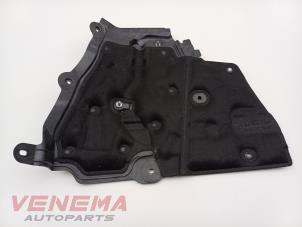 Gebruikte Afdekplaat diversen Mercedes C Estate (S206) C-300 e 2.0 Turbo Prijs € 19,99 Margeregeling aangeboden door Venema Autoparts