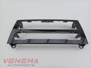 Begagnade Dekorstripe, instrumentbräda BMW 1 serie (F20) 118i 1.5 TwinPower 12V Van Pris € 29,99 Marginaltabell erbjuds av Venema Autoparts