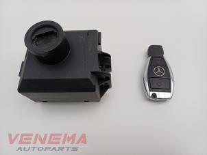 Begagnade Tändningslås + nyckel Mercedes A (W176) 2.0 A-250 Turbo 16V Pris € 99,99 Marginaltabell erbjuds av Venema Autoparts