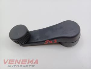 Begagnade Fönsterreglage Skoda Fabia III Combi (NJ5) 1.0 TSI 12V Pris € 9,99 Marginaltabell erbjuds av Venema Autoparts