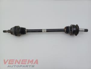 Używane Os napedowa lewy tyl Mercedes ML III (166) 3.0 ML-350 BlueTEC V6 24V 4-Matic Cena € 299,99 Procedura marży oferowane przez Venema Autoparts