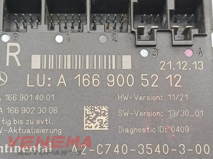 Centrallåsmodul från en Mercedes-Benz ML III (166) 3.0 ML-350 BlueTEC V6 24V 4-Matic 2015