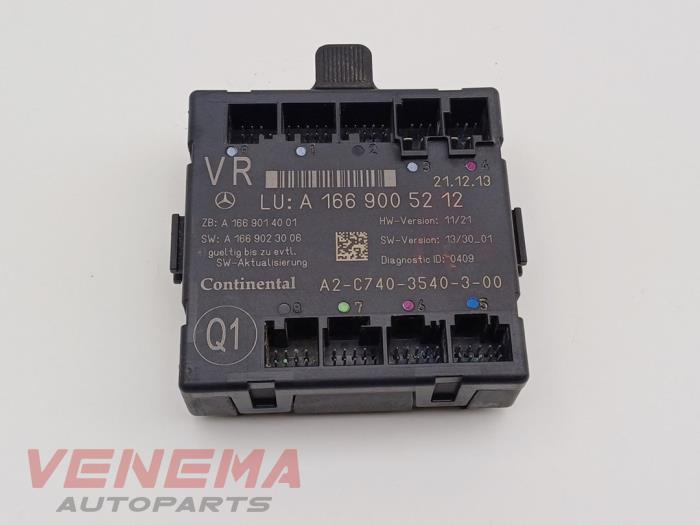 Centrallåsmodul från en Mercedes-Benz ML III (166) 3.0 ML-350 BlueTEC V6 24V 4-Matic 2015