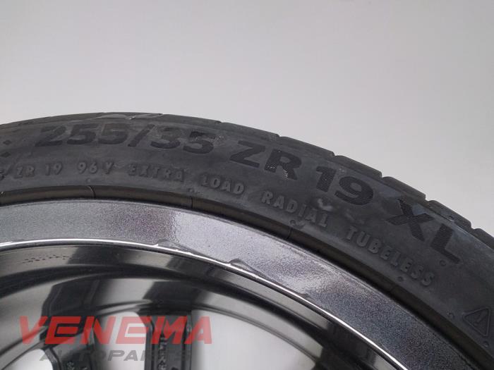 Sporthjulsuppsättning + däck från en Audi A5 Cabrio (F57/F5E) 3.0 TDI V6 24V Quattro 2017