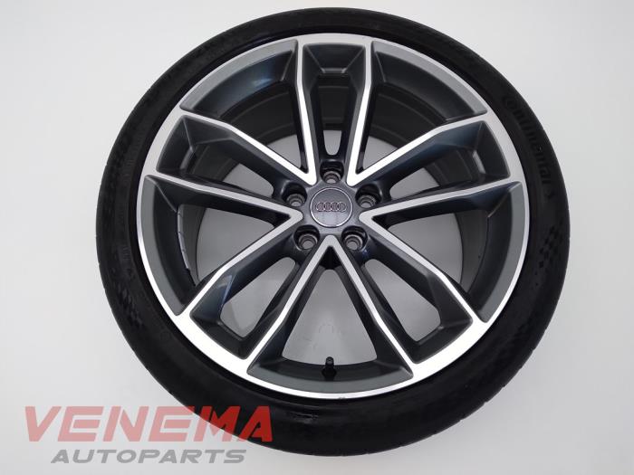 Sporthjulsuppsättning + däck från en Audi A5 Cabrio (F57/F5E) 3.0 TDI V6 24V Quattro 2017