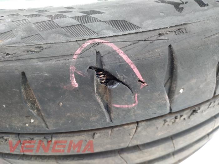 Sporthjulsuppsättning + däck från en Audi A5 Cabrio (F57/F5E) 3.0 TDI V6 24V Quattro 2017