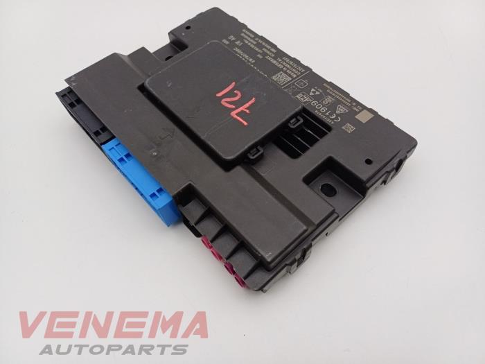 Gateway-modul från en Audi A5 Cabrio (F57/F5E) 3.0 TDI V6 24V Quattro 2017