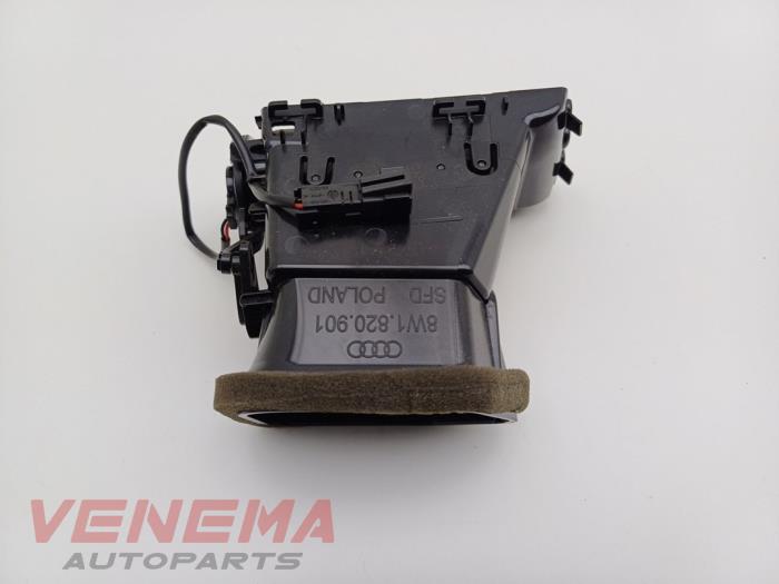 Luftmunstycke, instrumentbräda från en Audi A5 Cabrio (F57/F5E) 3.0 TDI V6 24V Quattro 2017