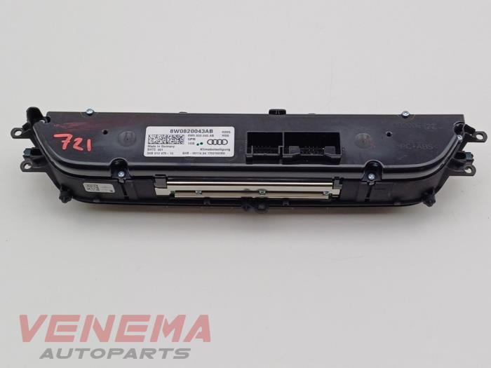 Värmekontrollpanel från en Audi A5 Cabrio (F57/F5E) 3.0 TDI V6 24V Quattro 2017