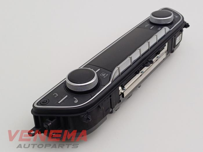 Värmekontrollpanel från en Audi A5 Cabrio (F57/F5E) 3.0 TDI V6 24V Quattro 2017