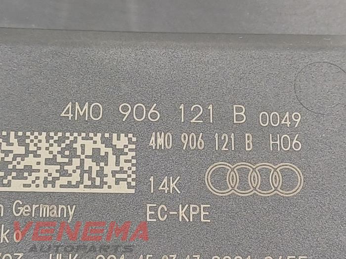 ADM-bränslemodul från en Audi A5 Cabrio (F57/F5E) 3.0 TDI V6 24V Quattro 2017
