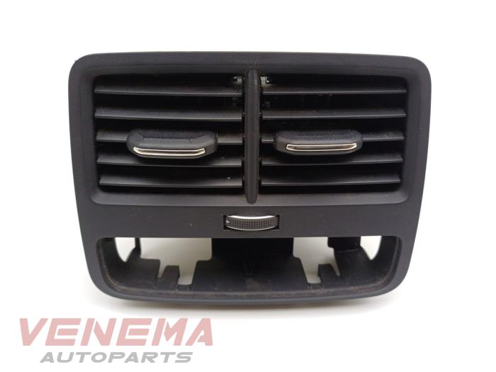 Luftraster bak från en Audi A5 Cabrio (F57/F5E) 3.0 TDI V6 24V Quattro 2017