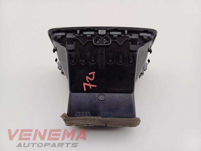 Luftraster bak från en Audi A5 Cabrio (F57/F5E) 3.0 TDI V6 24V Quattro 2017