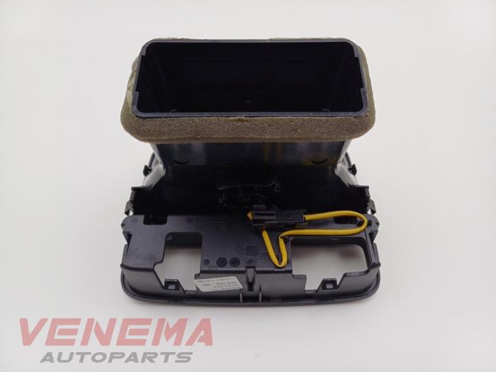 Luftraster bak från en Audi A5 Cabrio (F57/F5E) 3.0 TDI V6 24V Quattro 2017