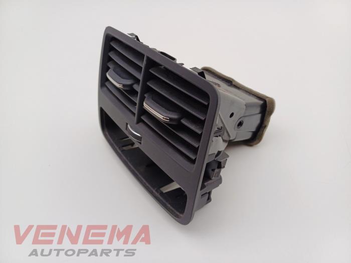 Luftraster bak från en Audi A5 Cabrio (F57/F5E) 3.0 TDI V6 24V Quattro 2017