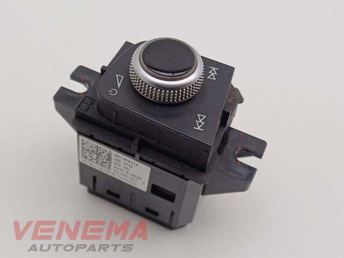 MMI-brytare från en Audi A5 Cabrio (F57/F5E) 3.0 TDI V6 24V Quattro 2017