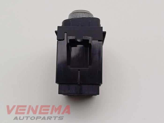 MMI-brytare från en Audi A5 Cabrio (F57/F5E) 3.0 TDI V6 24V Quattro 2017