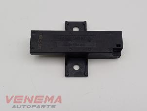 Begagnade Antenn, nyckelfri upplåsning Audi A5 Cabrio (F57/F5E) 3.0 TDI V6 24V Quattro Pris € 9,99 Marginaltabell erbjuds av Venema Autoparts